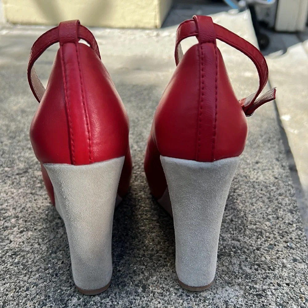 Brand New. Red platform Jeffery Campbell wedges. Size 6 - Picture 5 of 5